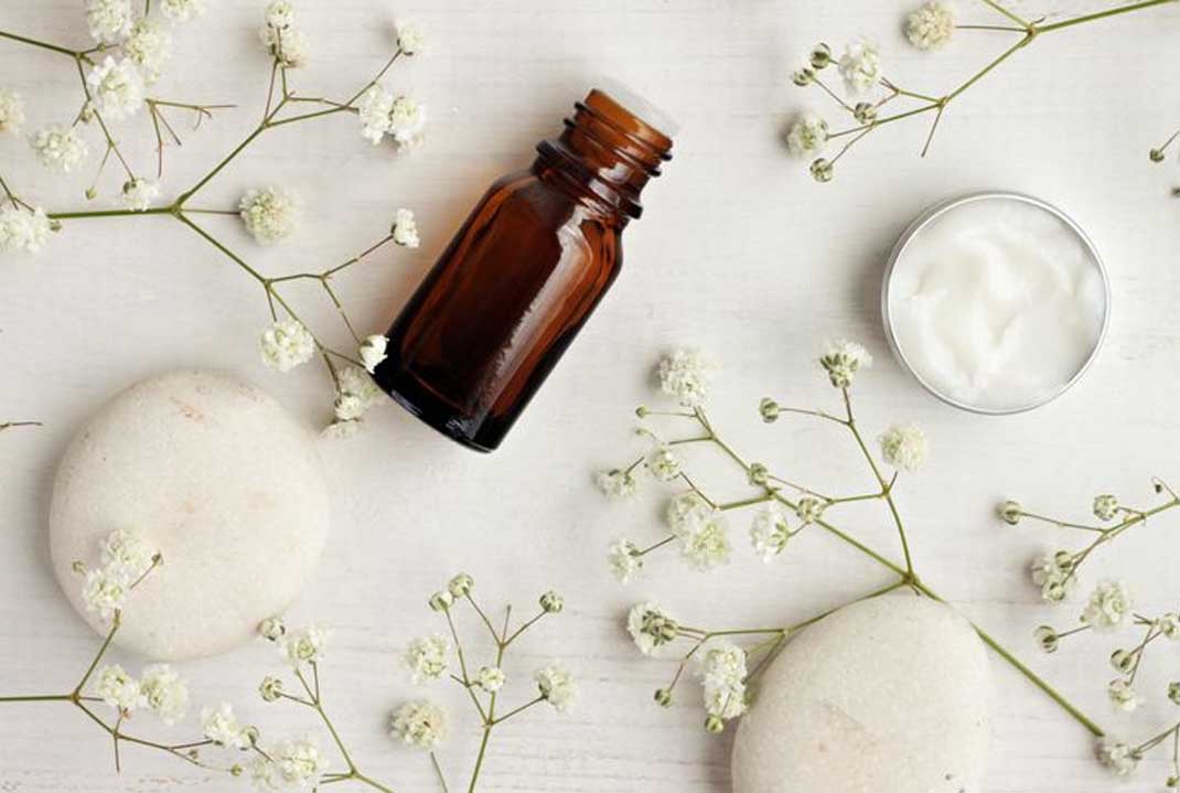 UNDERSTANDING AROMATHERAPY